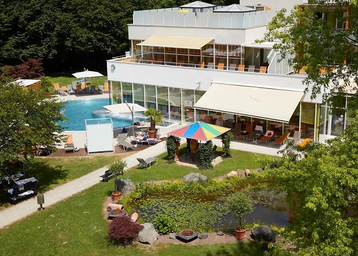 丰塔纳温泉酒店 4*